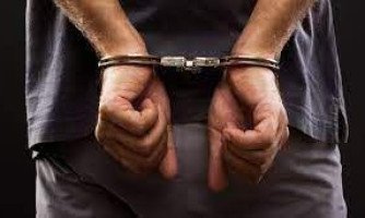 Homem armado com faca em Salto do Céu tenta fugir e polícia dispara tiro de borracha
