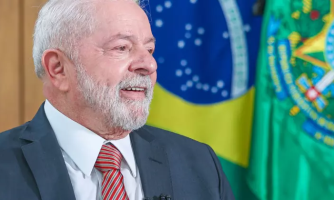 Lula anuncia salário mínimo de R$ 1.320 e isenção do Imposto de Renda de R$ 2.640