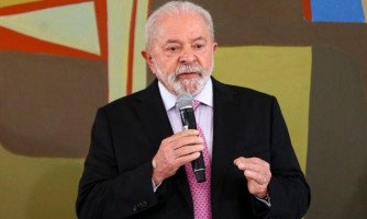 Lula avalia isentar quem ganha até dois salários mínimos ainda em 2023