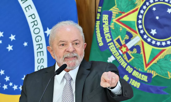 Lula diz que produção excedente de alimento será comprada pelo governo e preço mínimo será retomado