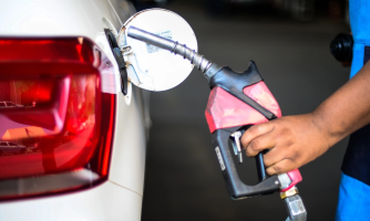 Preço médio do litro da gasolina cai R$ 0,20 nos postos de combustíveis, mostra ANP