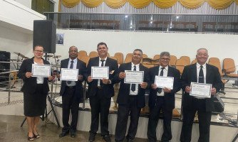Culto de Formatura celebra conquista de alunos do curso de Teologia em evento especial