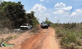 Três corpos carbonizados são encontrados em caminhonete perto da fronteira com a Bolívia