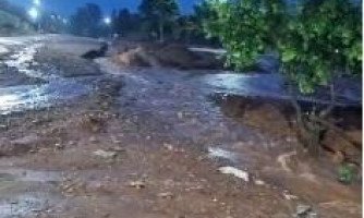 Temporal causa alagamentos e transtornos em São José dos Quatro Marcos e Mirassol D’Oeste