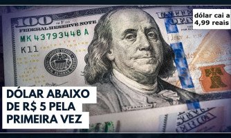 Dólar cai abaixo de R$ 5 pela primeira vez em mais de dois anos e anima mercado financeiro