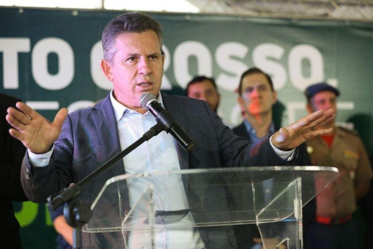Governador de Mato Grosso pedirá ao presidente Lula construção de 40 mil casas populares