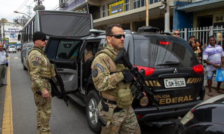 PF prende 49 pessoas com armas de fogo em situação irregular e que estão envolvidas em problemas com a justiça