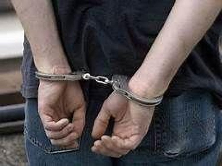 Em Quatro Marcos, homem de 26 anos é preso após perseguir e ameaçar ex de 15 que fugiu por ser agredida