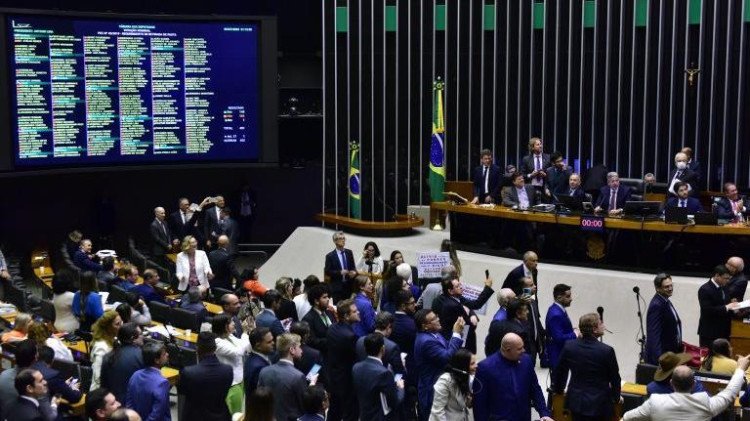 Câmara Federal aprova texto da reforma tributária em 2º turno