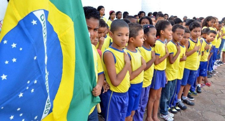 Cuiabá terá momentos cívicos nas escolas; Quatro Marcos abandonou a lei que instituiu o Civismo