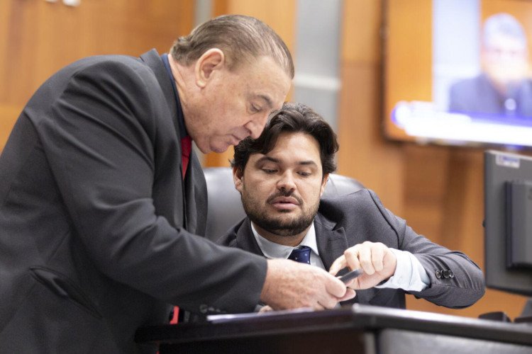 Doutor Arnaldo propõe aquisição de unidade móvel de castração para atender municípios da Região Oeste