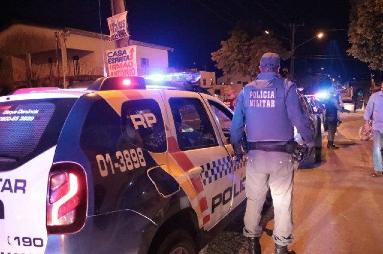 Homem é morto a tiros em residência de Mirassol D'Oeste nesta sexta-feira, 16