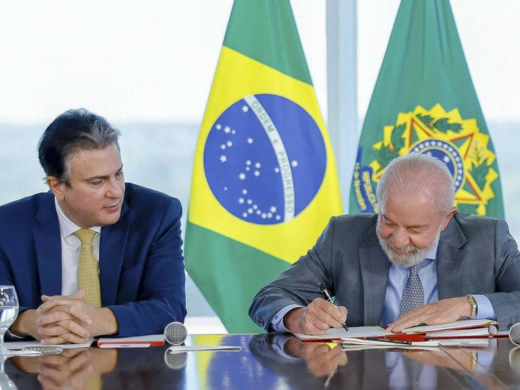 MEC proíbe ensino a distância em cinco cursos de graduação, incluindo Medicina