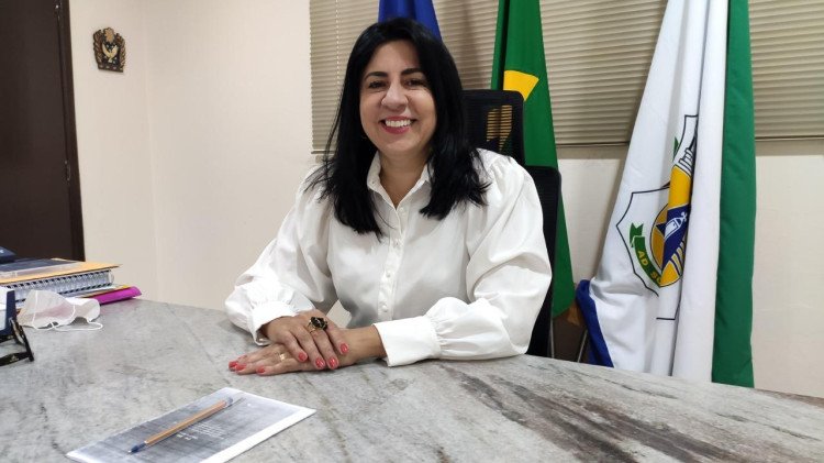 Prefeita de Cáceres é cotada para deputada, mas enfrenta processo que pode levar à cassação