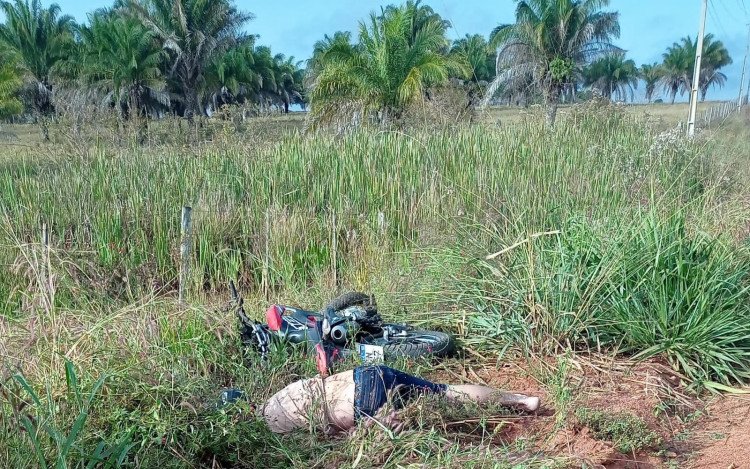 Jovem é encontrado morto ao lado de motocicleta em estrada rural de São José dos Quatro Marcos