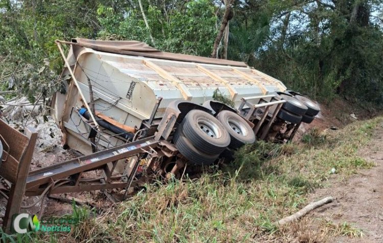 Motorista morre esmagado por carreta após tombamento na BR-174, em Glória D’Oeste