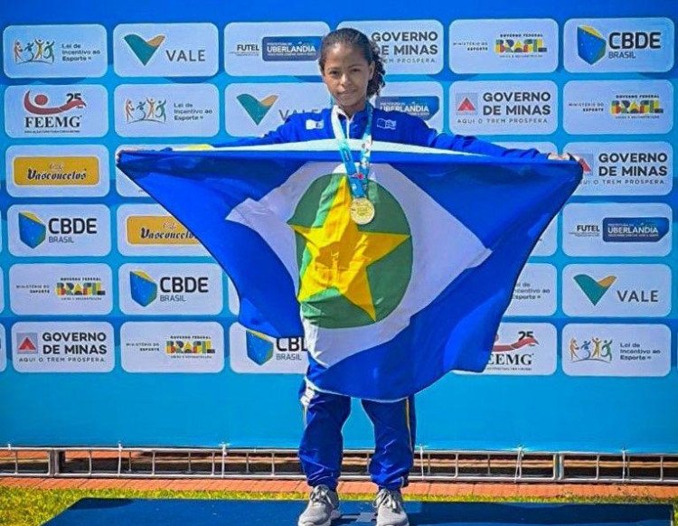 Atleta de Araputanga conquista ouro no salto em distância nos Jogos Escolares Brasileiros em Uberlândia