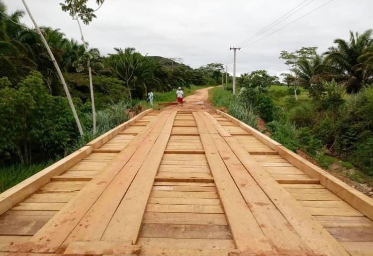 Caminhão cai de ponte na zona rural de Reserva do Cabaçal e trecho da MT-435 é interditado