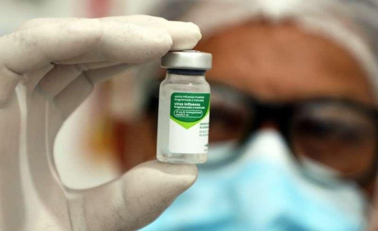 SURTO DE INFLUENZA MATA 13 IDOSOS NÃO VACINADOS E SUPERA CASOS DE COVID-19