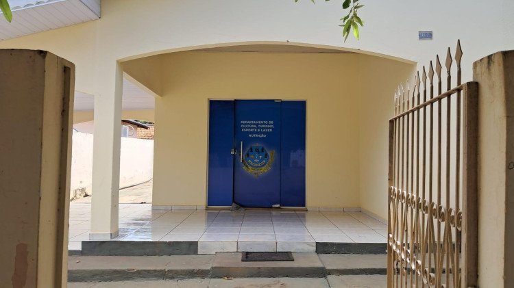 Artista relata ter sido destratado ao buscar informações no Departamento de Cultura em São José dos Quatro Marcos