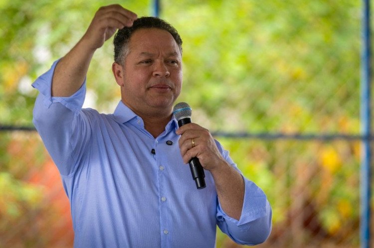 Tribunal de Contas barra sorteio de 12 carros 0 km para professores em MT; prefeitura nega falha