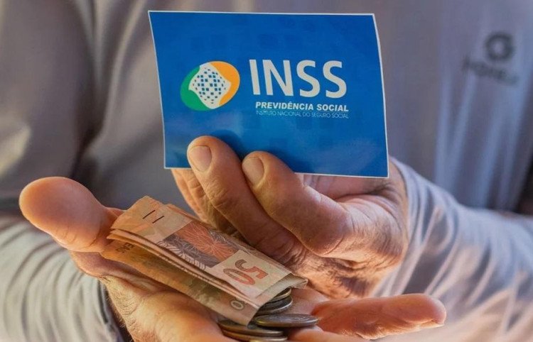 Aposentados podem solicitar ressarcimento ao INSS até 14 de fevereiro