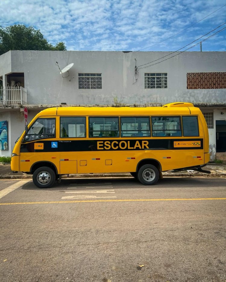 Araputanga reforça transporte escolar com ônibus acessível e amplia inclusão na educação