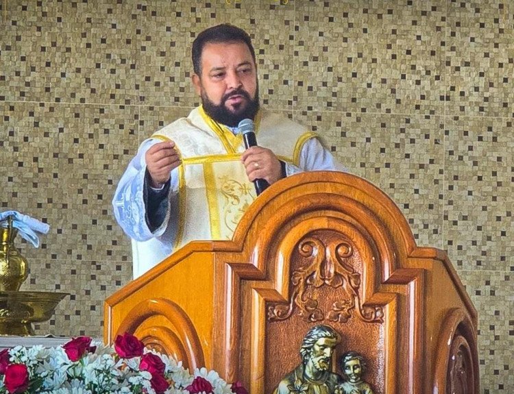 Calçadão da Igreja Matriz será adaptado para estacionamento durante missas em São José dos Quatro Marcos