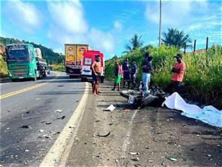 Motociclista de 64 anos morre após colisão com caminhão na MT-170, em Lambari D’Oeste