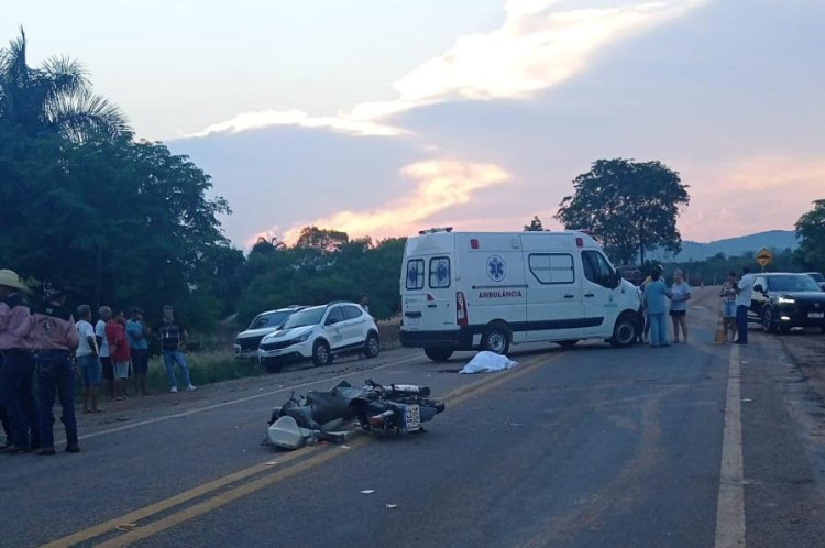 TRAGÉDIA: Mulher de 41 anos morre após cair de moto em quebra-molas na entrada de Indiavaí
